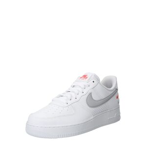 Nike Sportswear Nízke tenisky 'AIR FORCE 1 07'  sivá / červená / biela